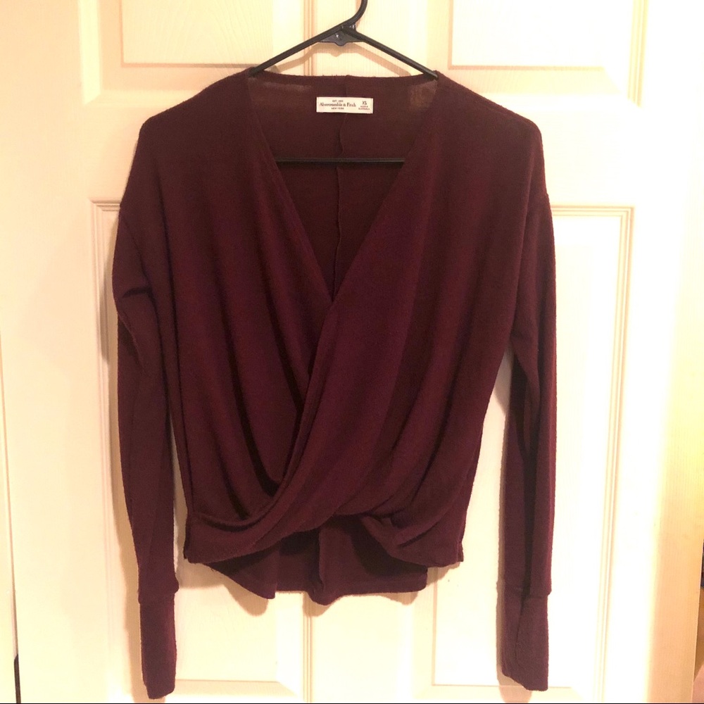 ⭐️ Abercrombie & Fitch Maroon V-Neck Blouse